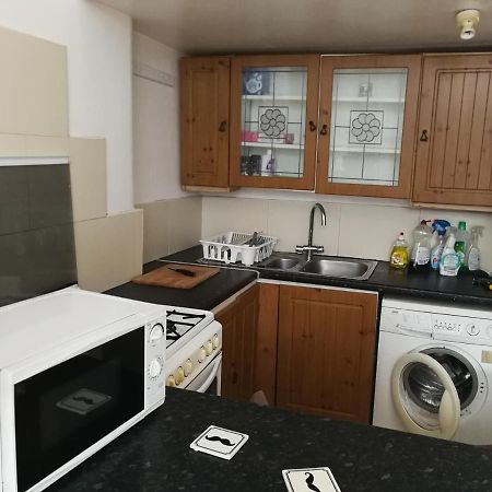 Budget Double Bedroom Near Glasgow City Centre And West End מראה חיצוני תמונה