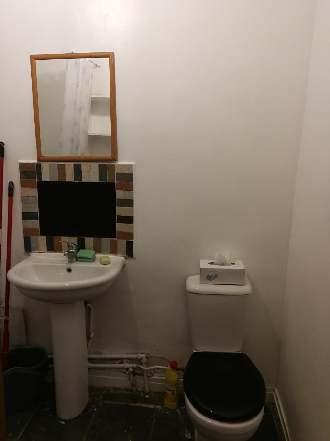 Budget Double Bedroom Near Glasgow City Centre And West End מראה חיצוני תמונה